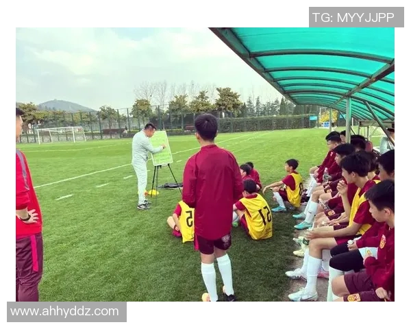 南京足球初中培养青少年足球人才的创新实践与发展探索 南京足球初中培养青少年足球人才的创新实践与发展探索