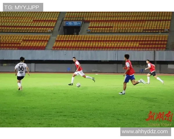 在足球馆里感受激情与团队精神的碰撞与融合